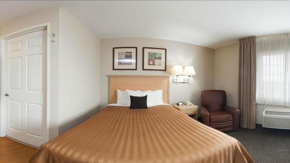 Candlewood Suites Milwaukee Brown Deer, An Ihg Hotel Zewnętrze zdjęcie