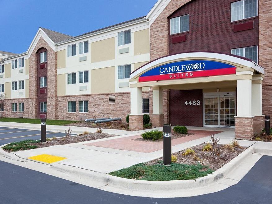Candlewood Suites Milwaukee Brown Deer, An Ihg Hotel Zewnętrze zdjęcie