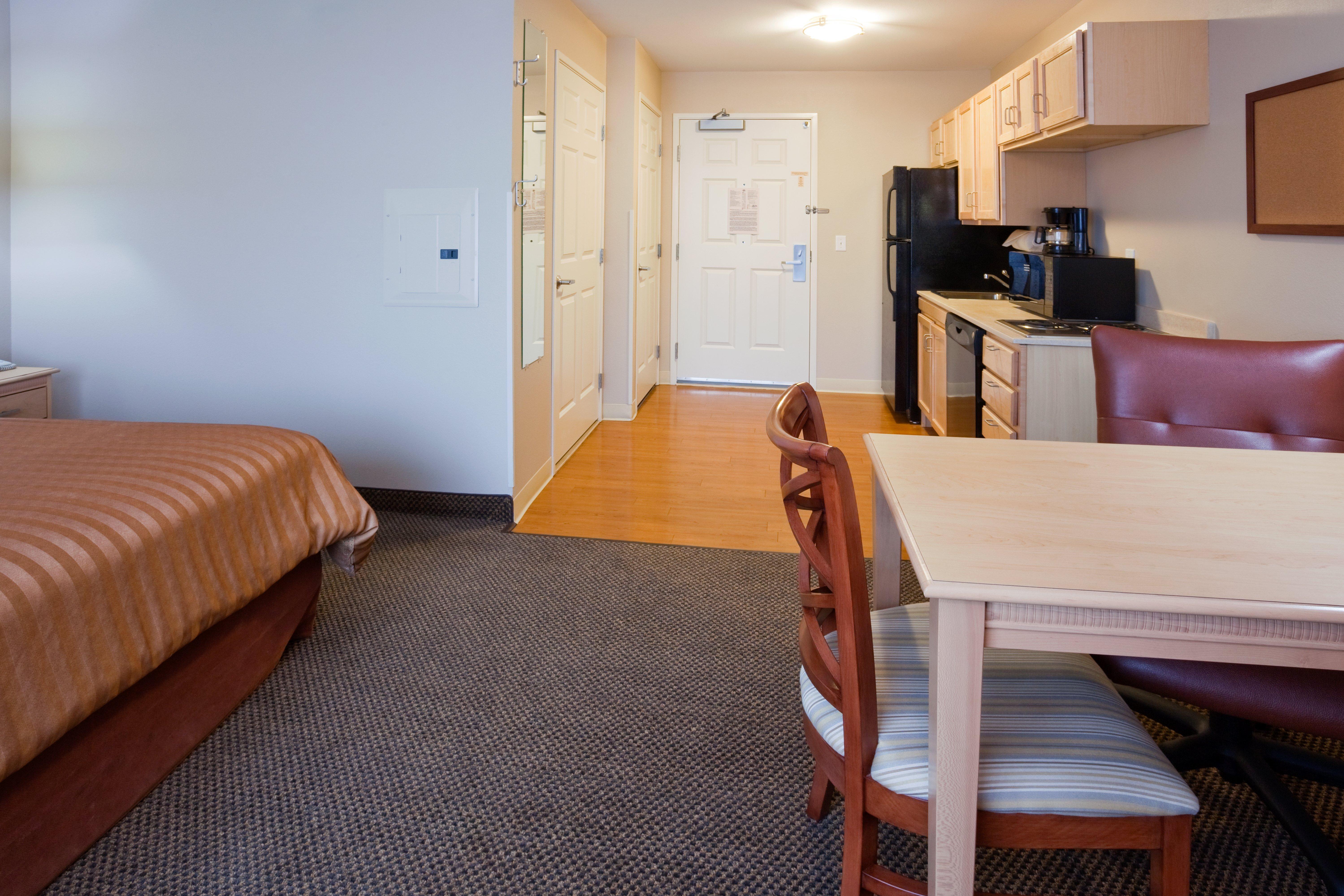 Candlewood Suites Milwaukee Brown Deer, An Ihg Hotel Zewnętrze zdjęcie