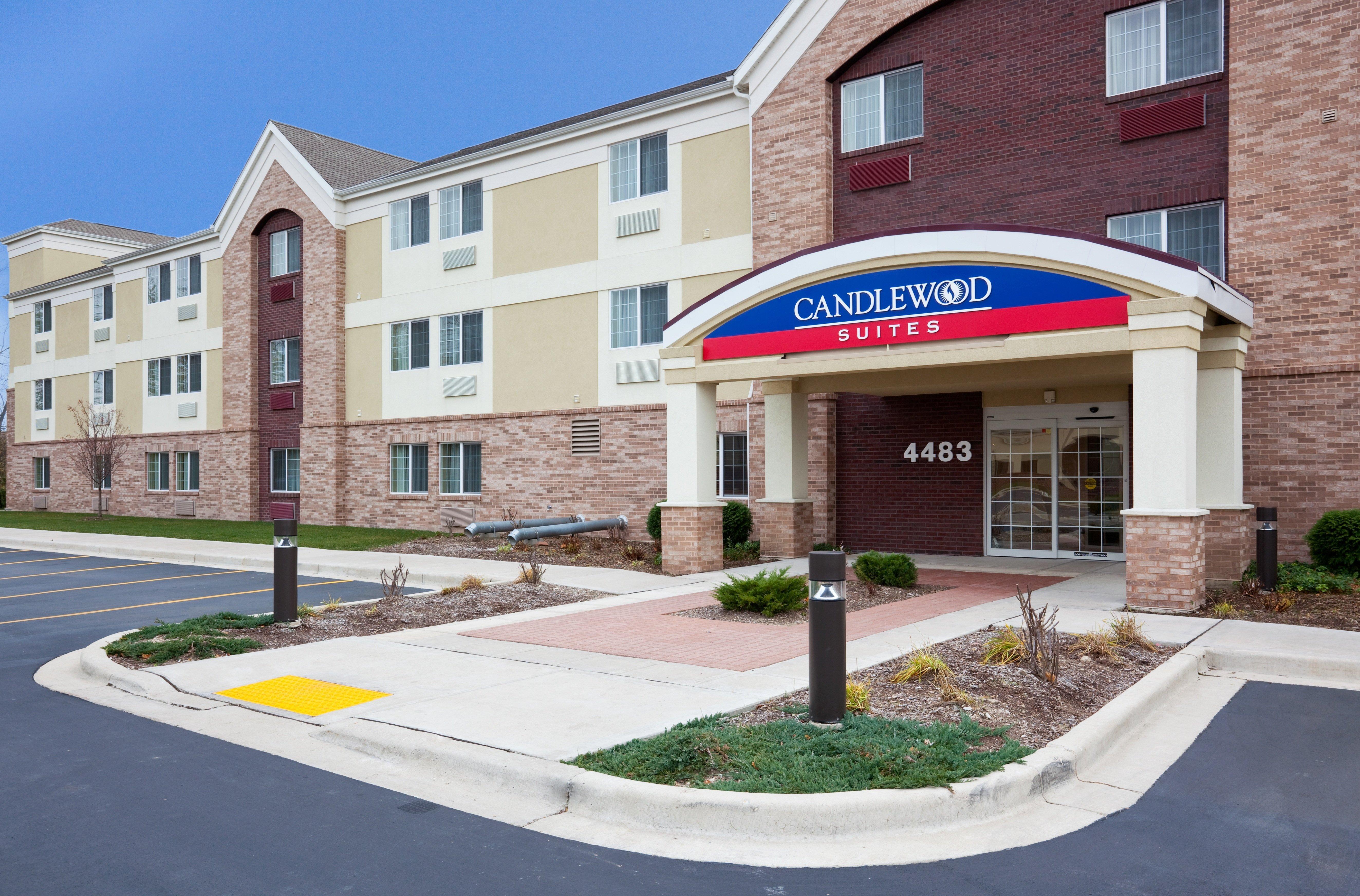 Candlewood Suites Milwaukee Brown Deer, An Ihg Hotel Zewnętrze zdjęcie