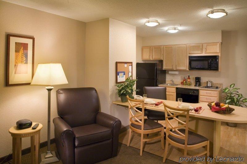 Candlewood Suites Milwaukee Brown Deer, An Ihg Hotel Pokój zdjęcie
